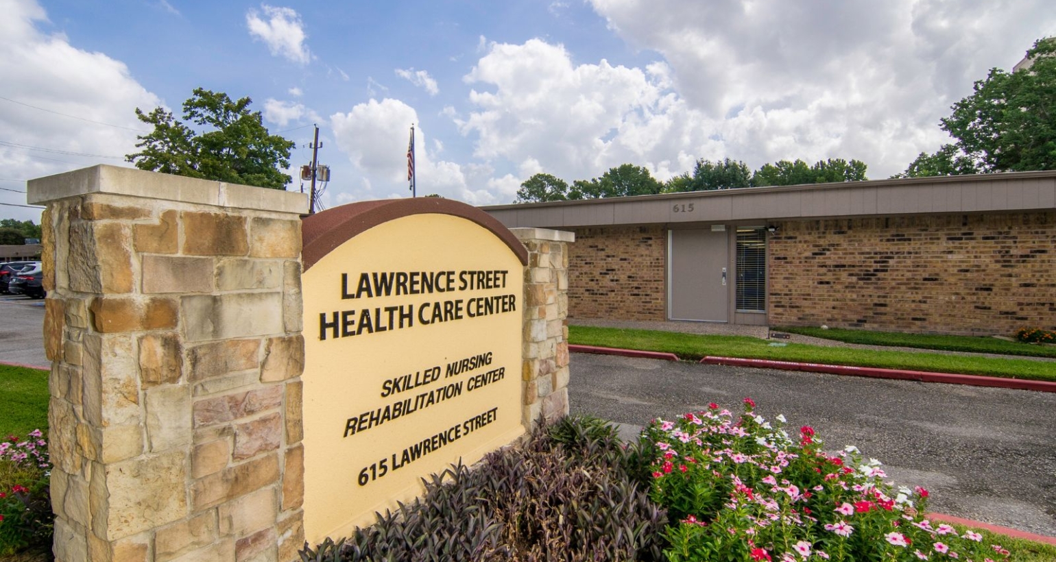 entrance of Lawrence healthcare center